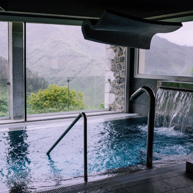 Swimming Pool Image 7